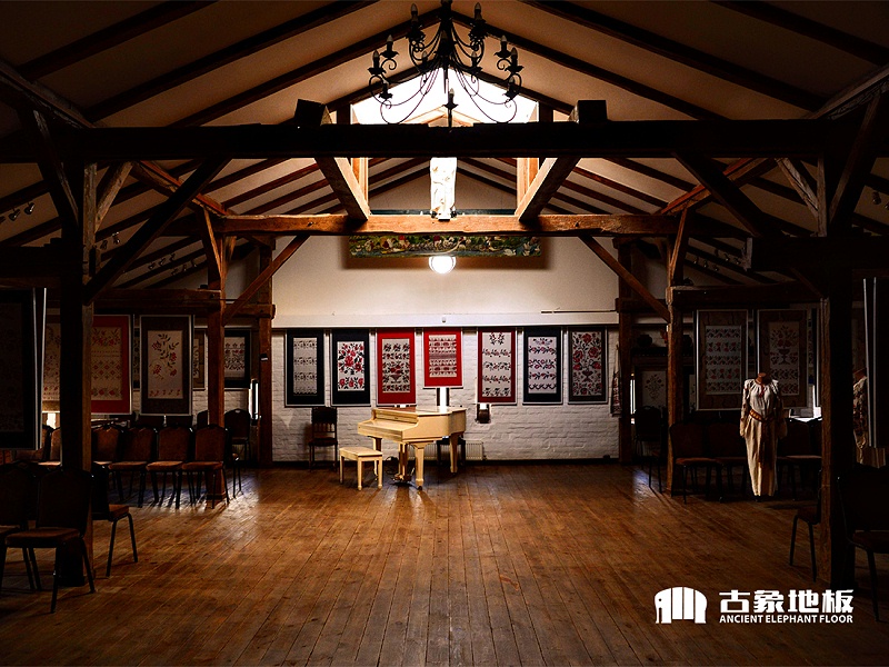 需要翻新的實(shí)木地板