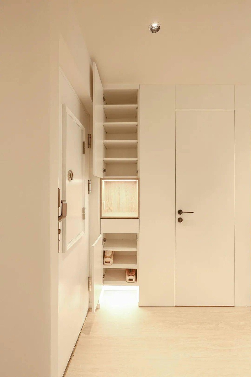 小家的一角，玄關(guān)處