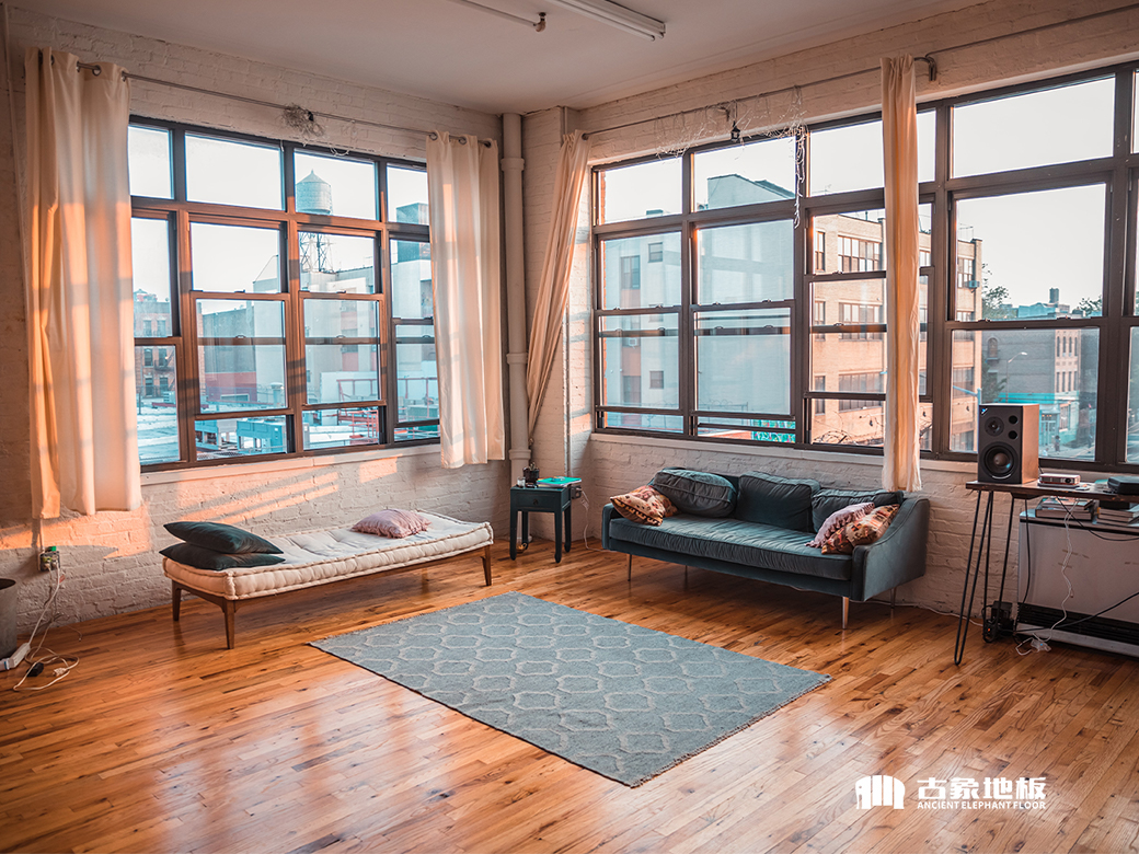 實木地板鋪貼后該如何保養(yǎng)