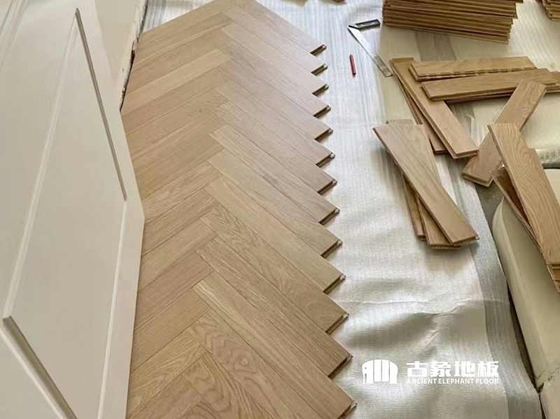 多層實木地板鋪裝