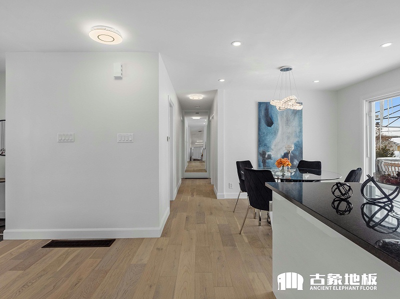 正規(guī)的強(qiáng)化地板可放心使用