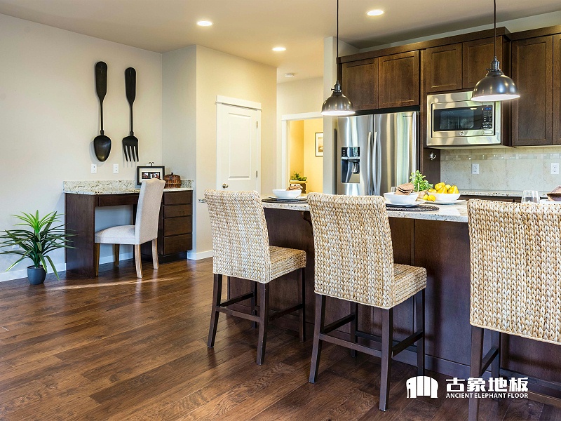 多層實(shí)木地板