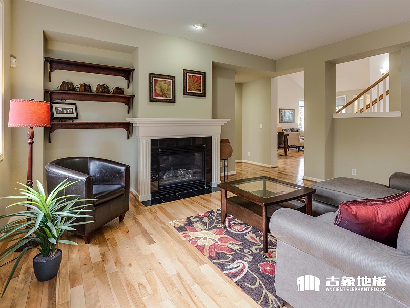 多層實(shí)木地板開裂