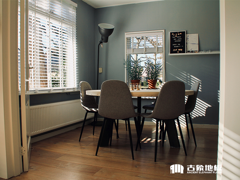 全屋通鋪木地板