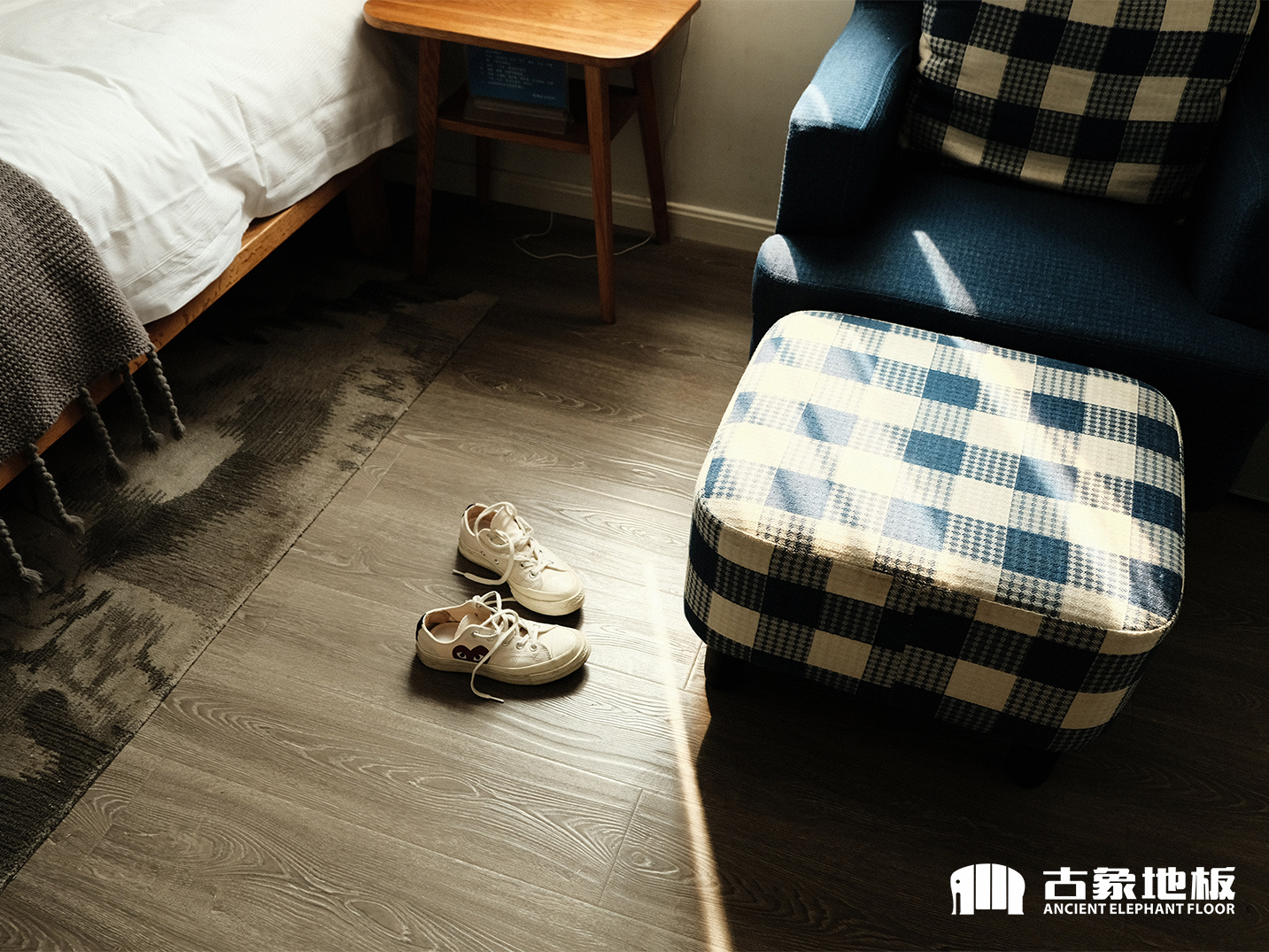 為什么越來越多的年輕人喜歡灰色強(qiáng)化地板