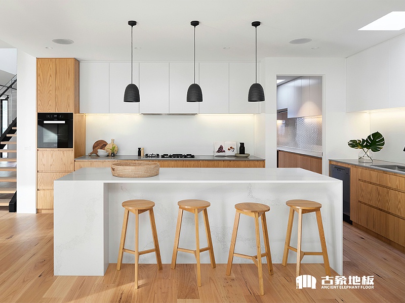 木地板打蠟需局部試用