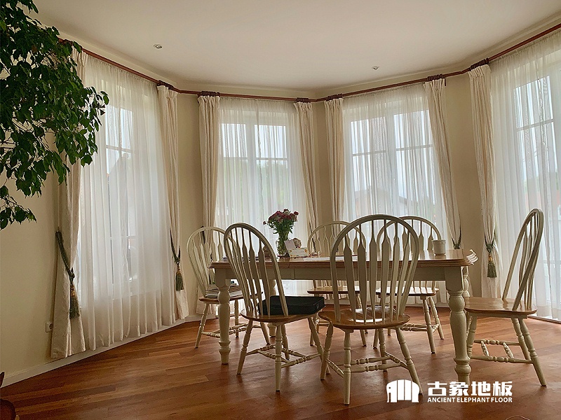 多層實(shí)木地板